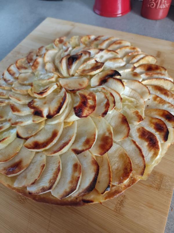 Tarte fine et croustillante aux pommes.