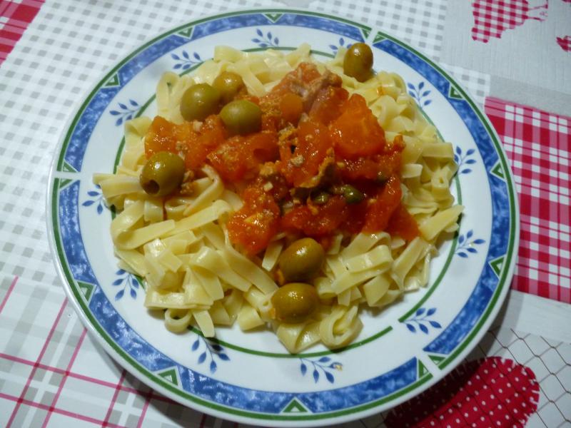 NOUILLES  la TOMATE THON et OLIVES